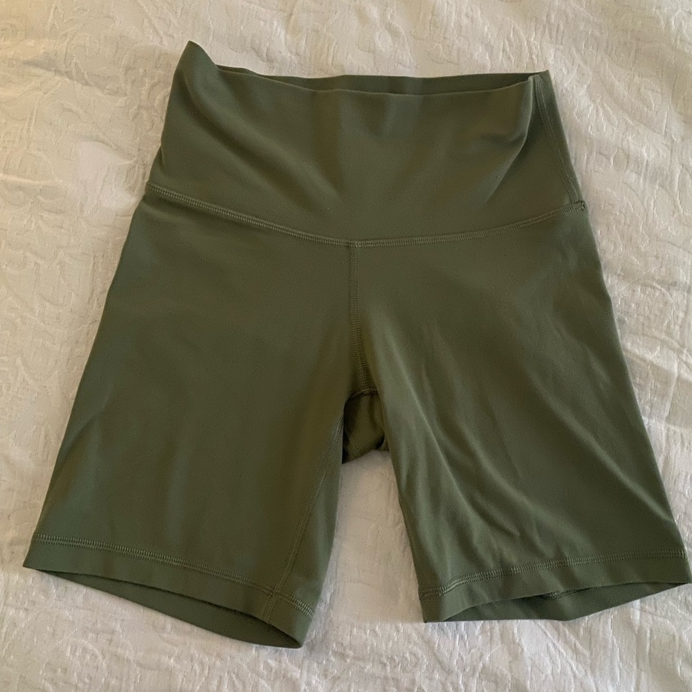 Aritzia biker shorts